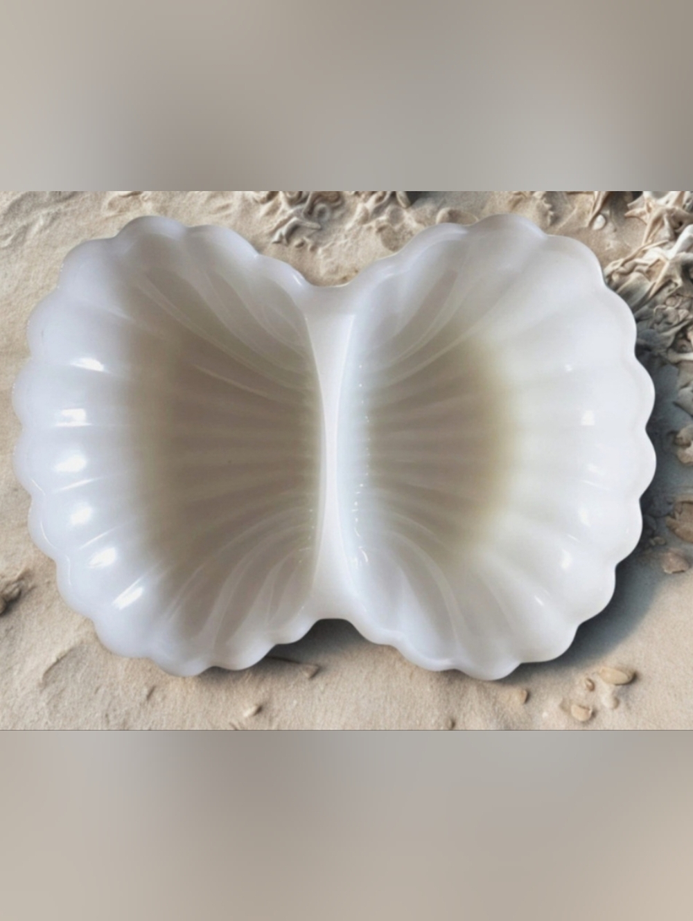 Vintage Avon Milk Glass open shell soap/serving Dish